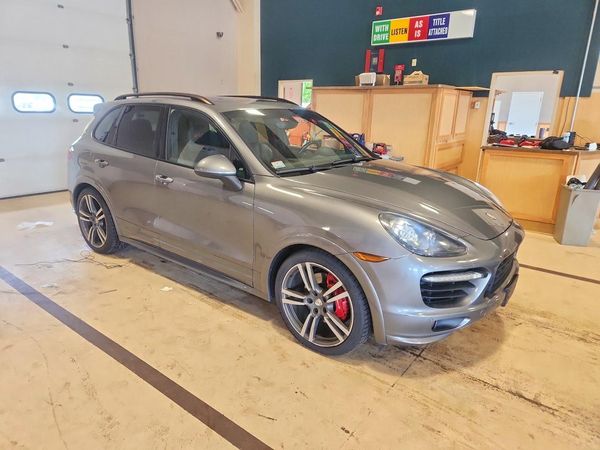 2013 PORSCHE CAYENNE GTS