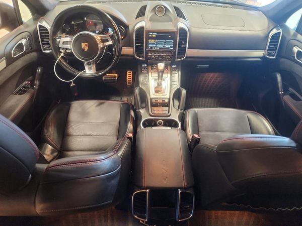 2013 PORSCHE CAYENNE GTS