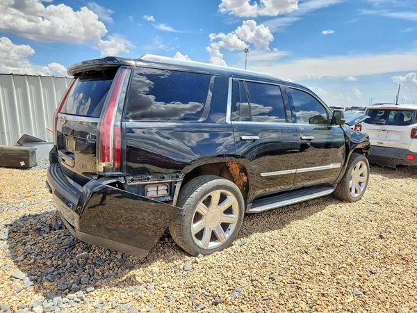 2018 CADILLAC ESCALADE