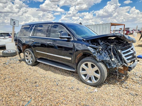 2018 CADILLAC ESCALADE
