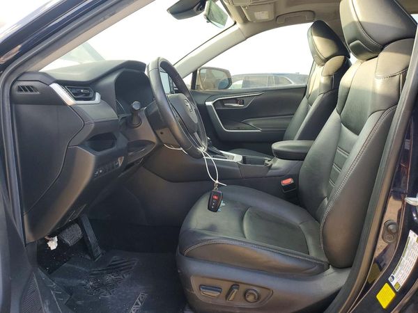 2021 TOYOTA RAV4 XLE Premium