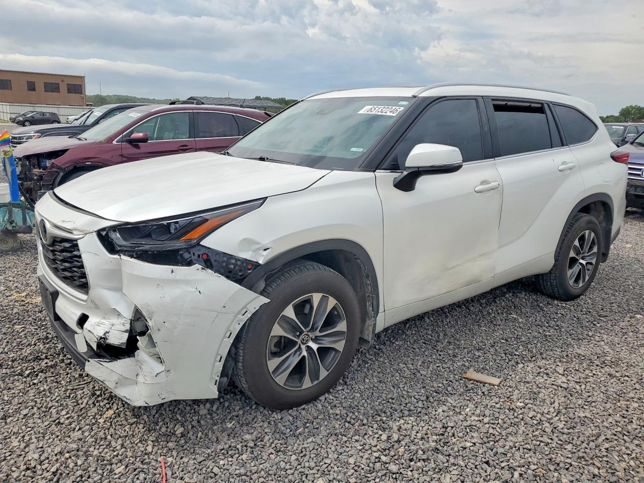 2022 TOYOTA HIGHLANDER XLE