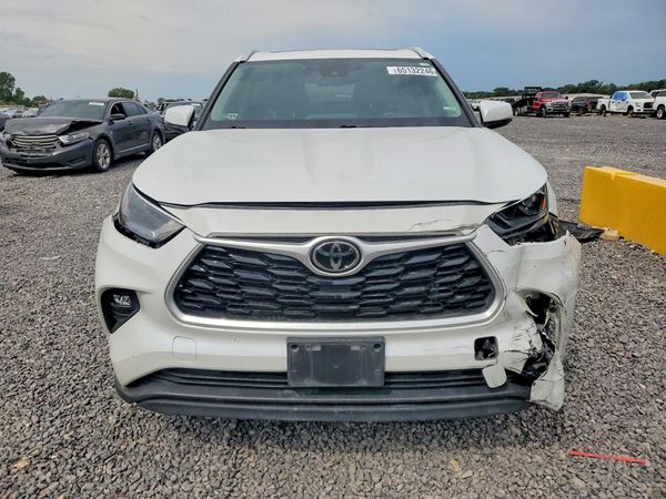2022 TOYOTA HIGHLANDER XLE