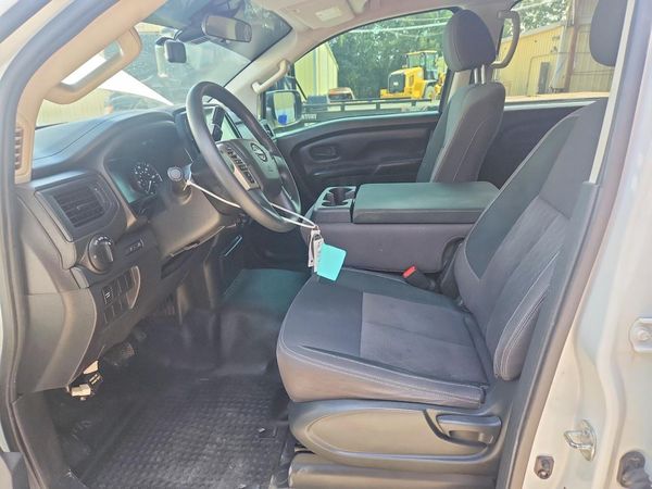 2023 NISSAN TITAN Crew Cab — DENT