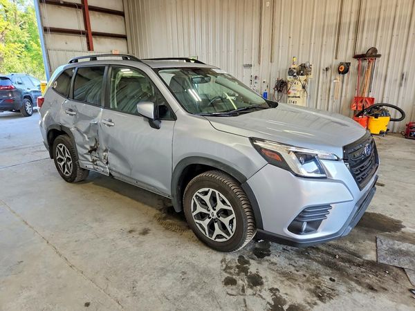 2024 SUBARU FORESTER Premium