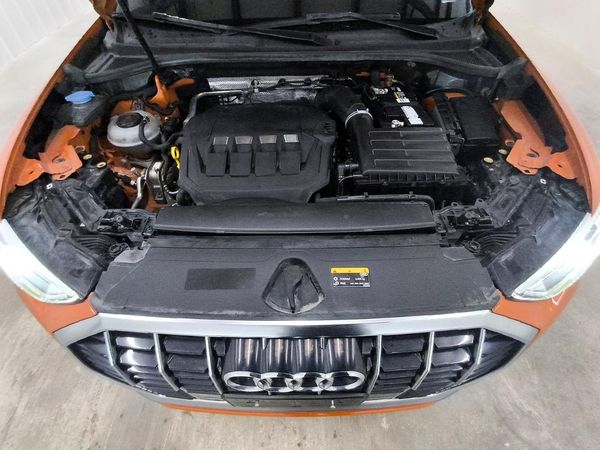 2020 AUDI Q3 — Engine bay