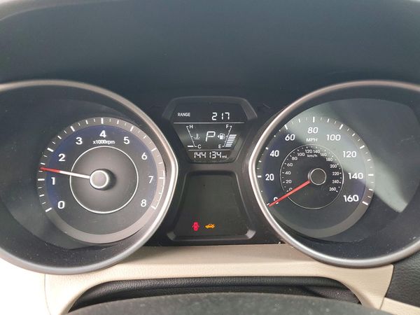 2015 HYUNDAI ELANTRA GLS(Middle)