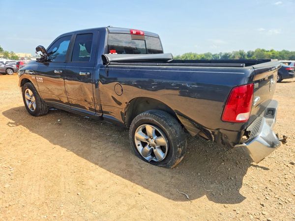 2016 RAM 1500 SLT QUAD CAB 4X2