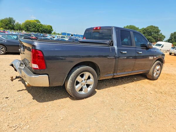 2016 RAM 1500 SLT QUAD CAB 4X2