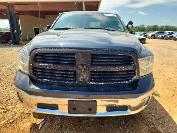 2016 RAM 1500 SLT QUAD CAB 4X2