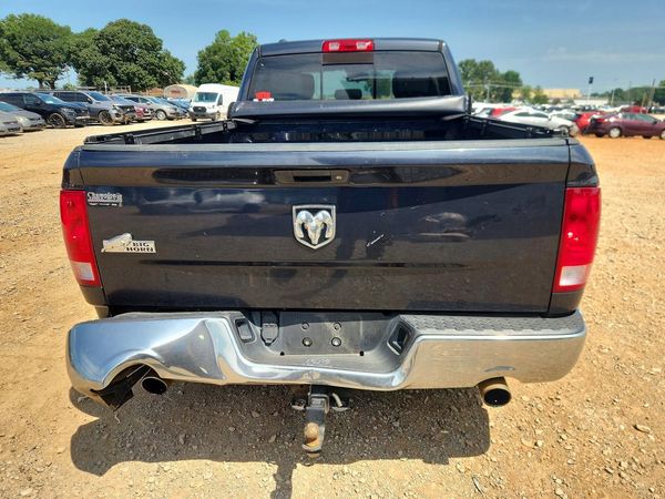 2016 RAM 1500 SLT QUAD CAB 4X2