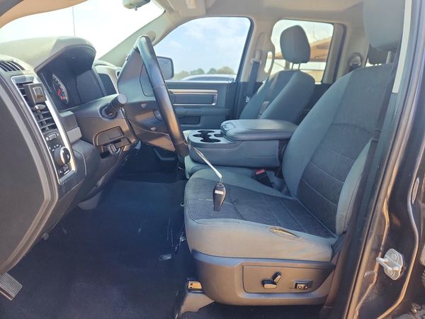 2016 RAM 1500 SLT QUAD CAB 4X2