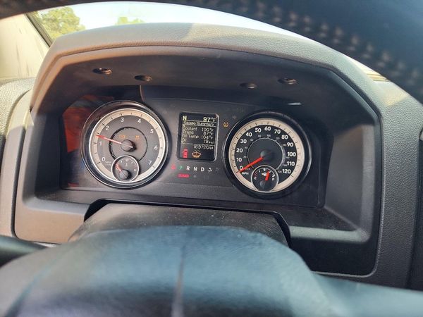 2016 RAM 1500 SLT QUAD CAB 4X2