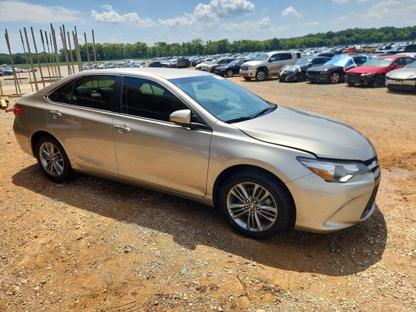 2016 TOYOTA CAMRY