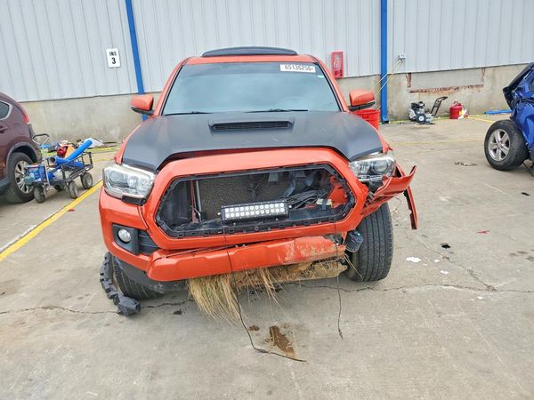 2017 TOYOTA TACOMA