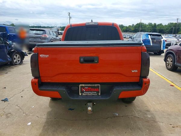 2017 TOYOTA TACOMA