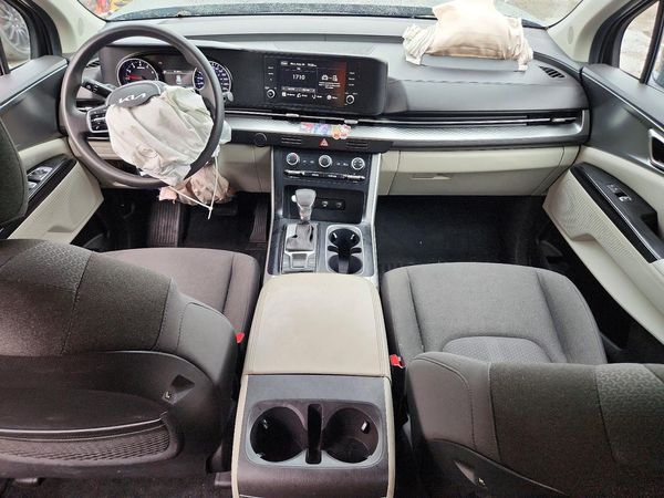 2023 KIA CARNIVAL LX, LX Seat Package