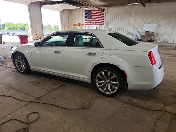 2019 CHRYSLER 300