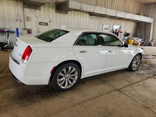 2019 CHRYSLER 300