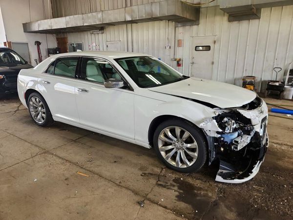 2019 CHRYSLER 300