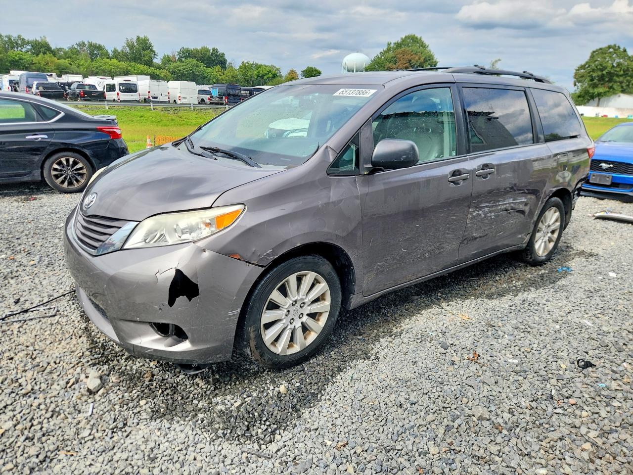 2015 TOYOTA SIENNA