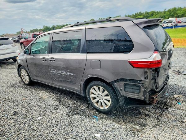 2015 TOYOTA SIENNA