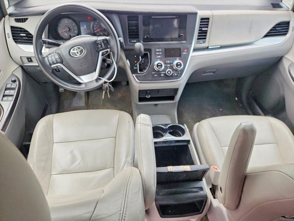 2015 TOYOTA SIENNA