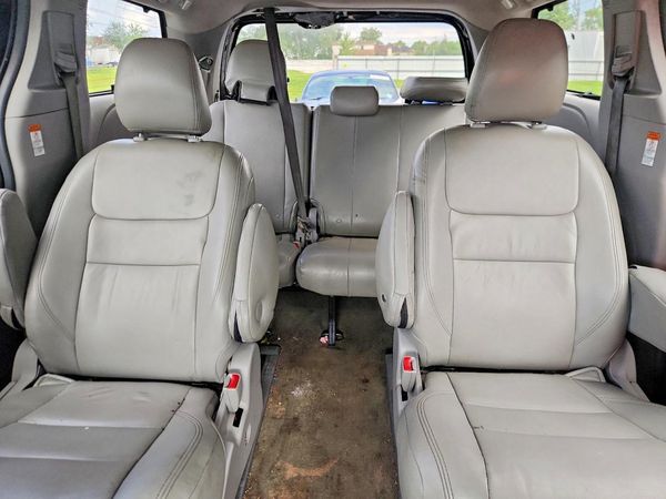 2015 TOYOTA SIENNA