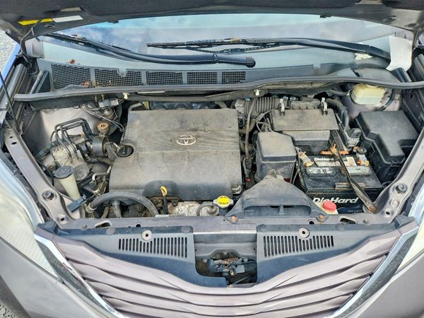 2015 TOYOTA SIENNA