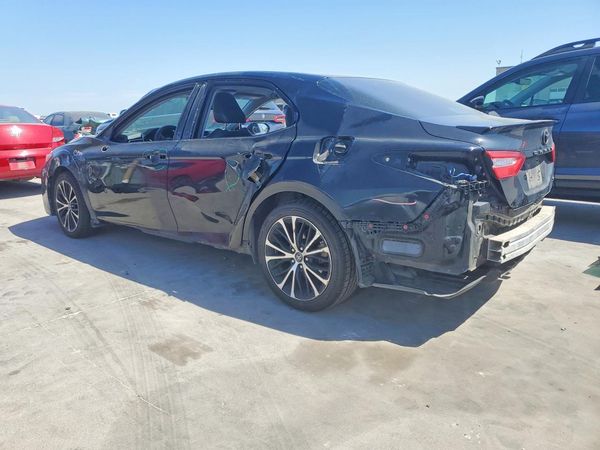 2018 TOYOTA CAMRY