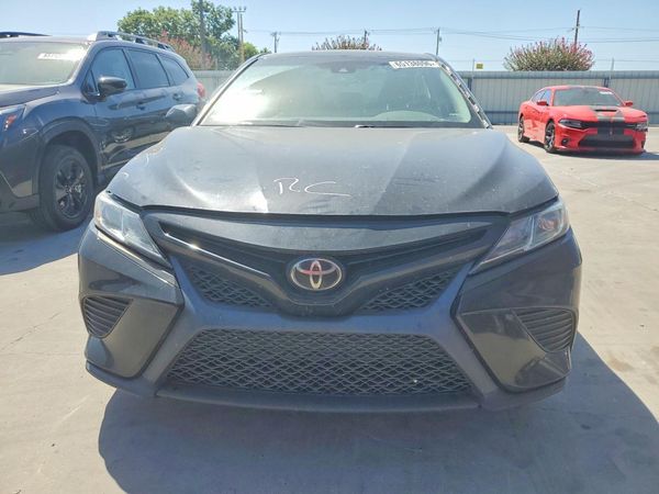 2018 TOYOTA CAMRY