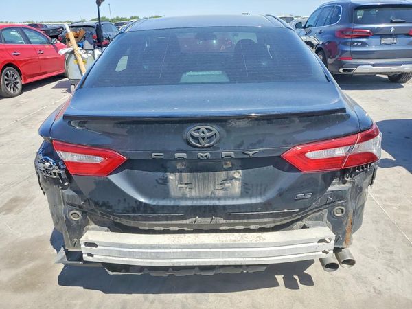 2018 TOYOTA CAMRY