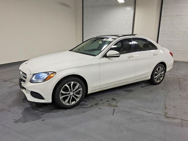 2016 MERCEDES-BENZ C C300-4M — Front 3/4