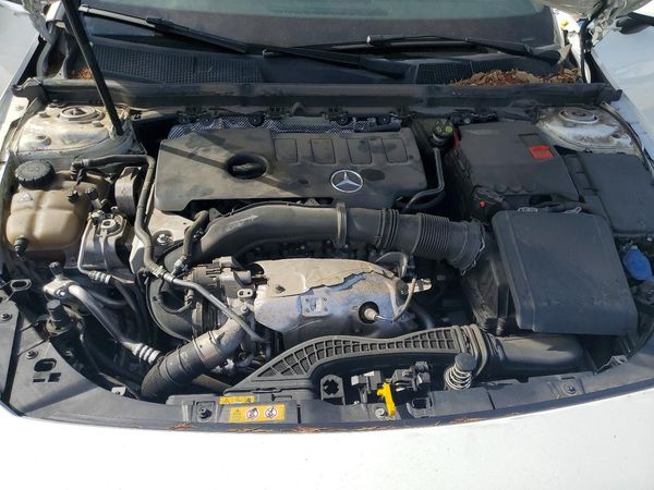 2021 MERCEDES-BENZ CLA CLA250 — Engine bay