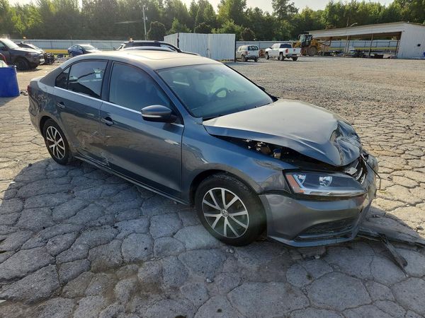 2017 VOLKSWAGEN JETTA SE