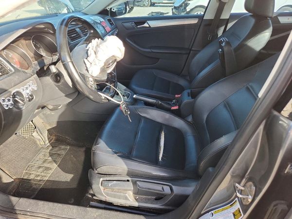 2017 VOLKSWAGEN JETTA SE