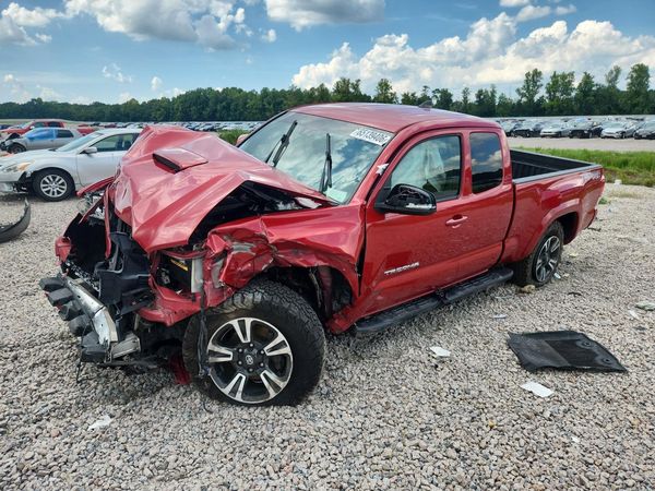 2018 TOYOTA TACOMA — Front 3/4