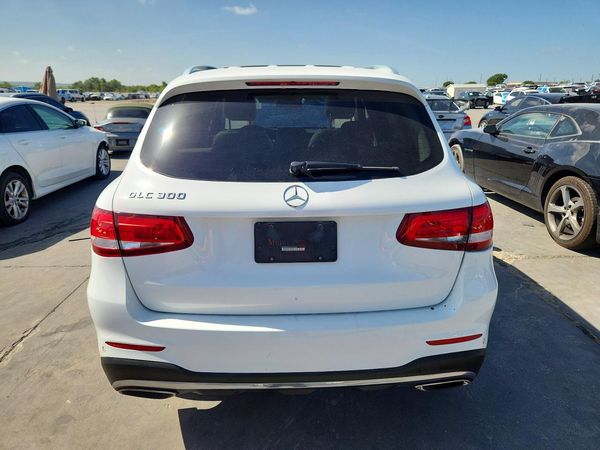 2016 MERCEDES-BENZ GLC GLC300