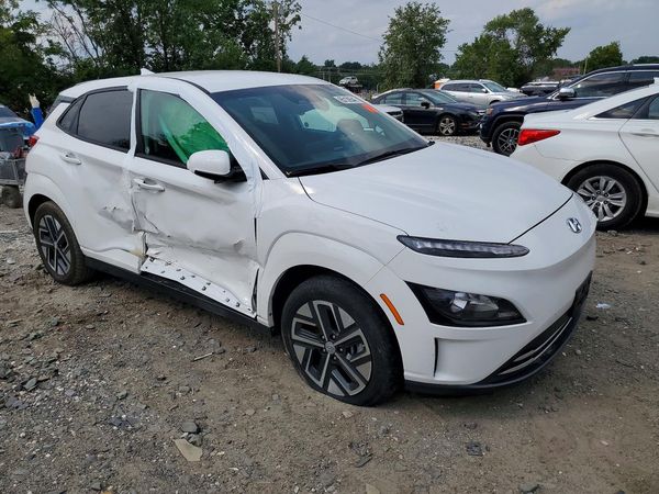 2023 HYUNDAI KONA SE