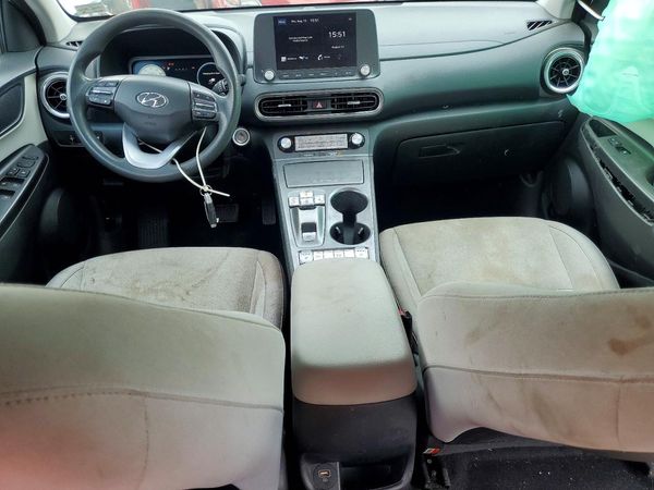 2023 HYUNDAI KONA SE