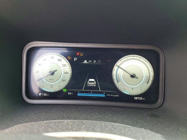 2023 HYUNDAI KONA SE
