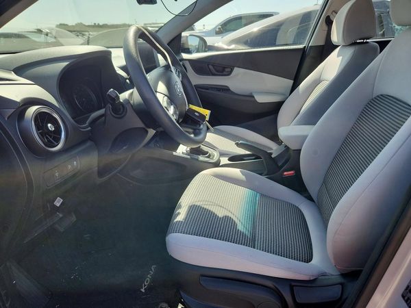 2023 HYUNDAI KONA SE