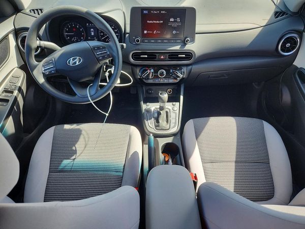 2023 HYUNDAI KONA SE