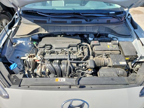 2023 HYUNDAI KONA SE