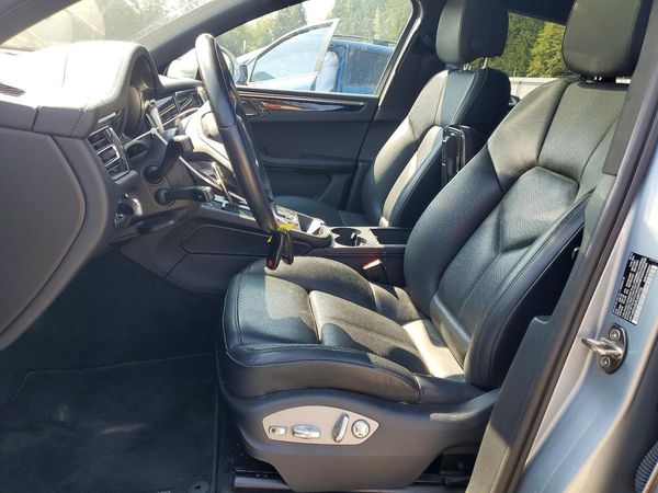 2023 PORSCHE MACAN