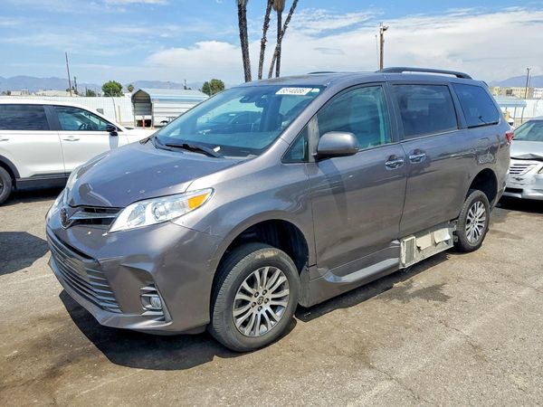 2020 TOYOTA SIENNA
