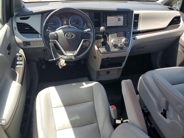 2020 TOYOTA SIENNA Q grade