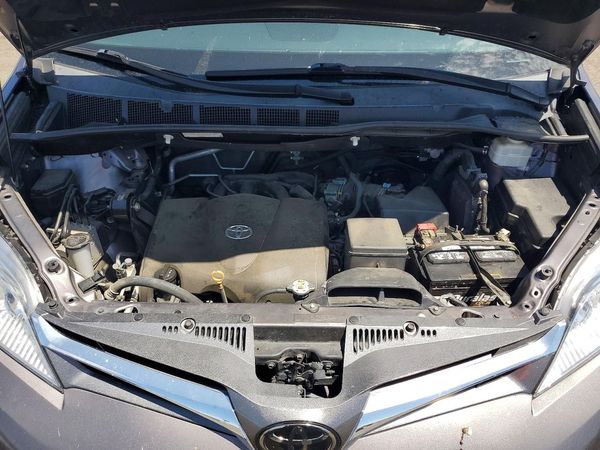 2020 TOYOTA SIENNA Q grade