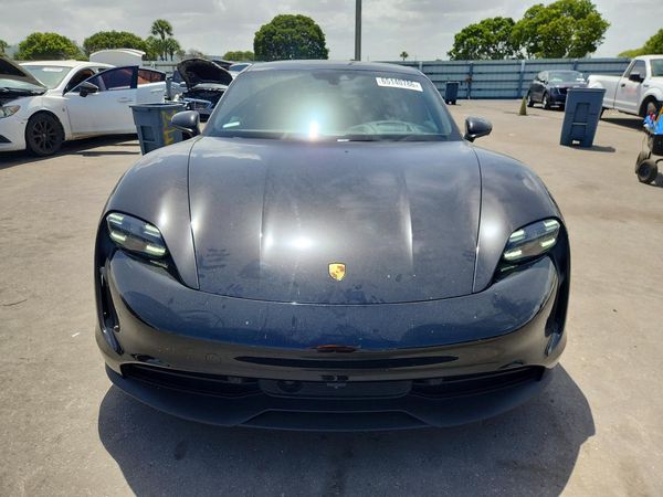 2022 PORSCHE TAYCAN