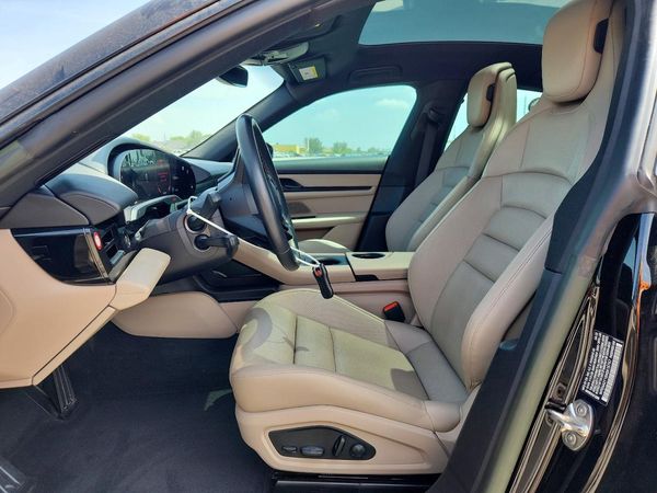 2022 PORSCHE TAYCAN